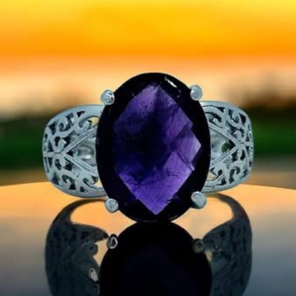 Beautiful 8 carat oval amethyst Etruscan style ring